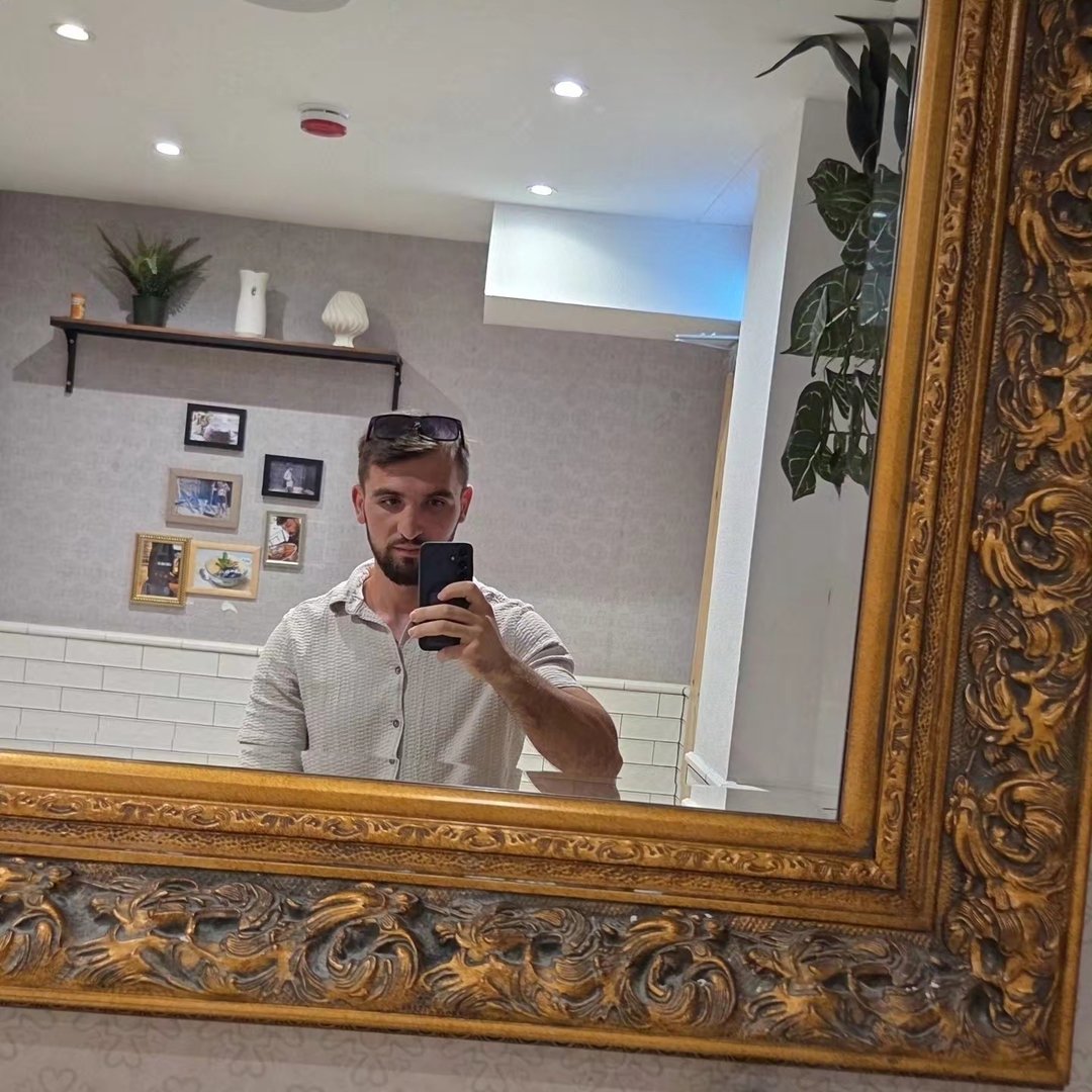 Instagram Profilbild von arnoldr7_