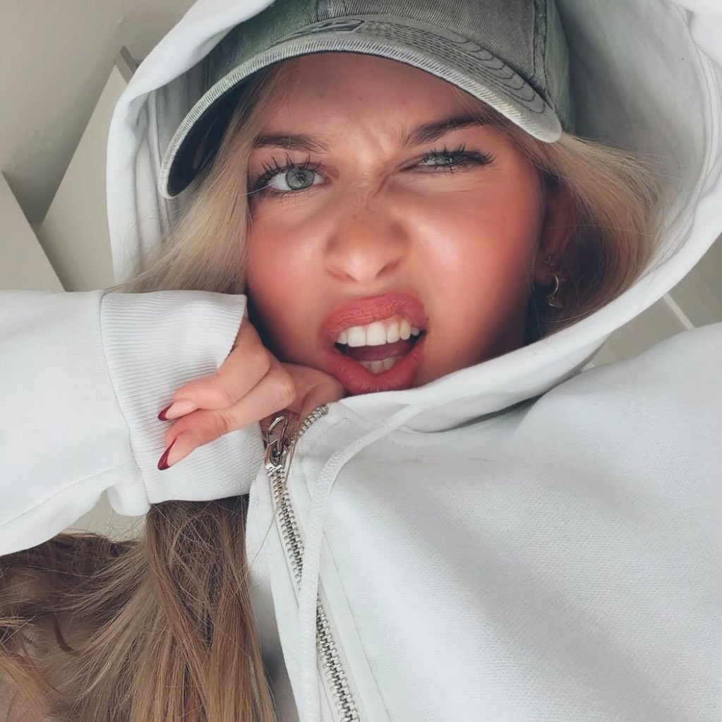 Instagram Profilbild von karalaramelll