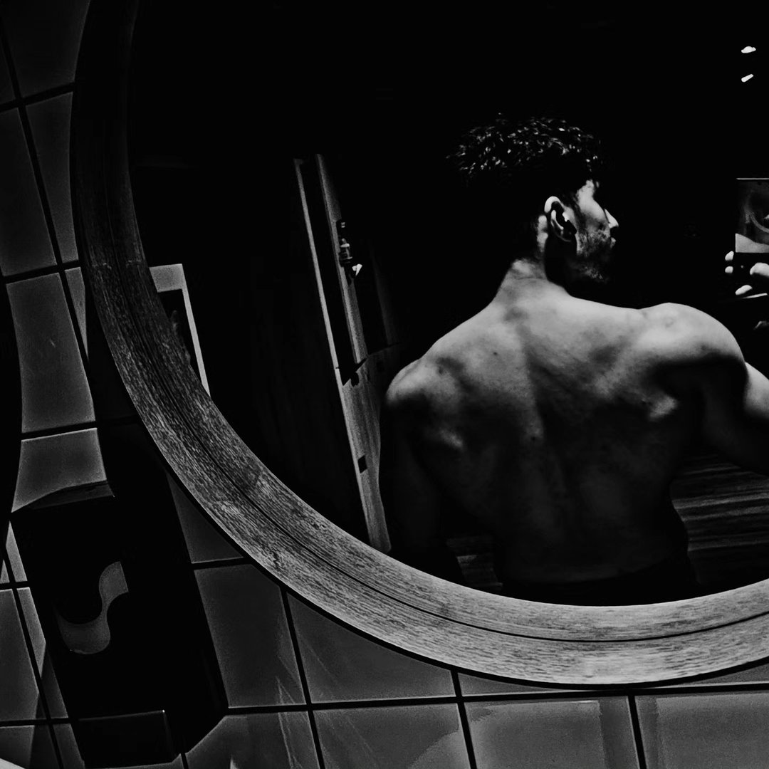 Instagram Profilbild von h.uss1n
