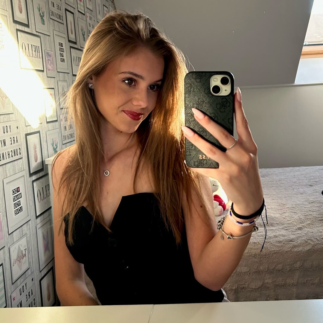 Instagram Profilbild von lili_bencsik_