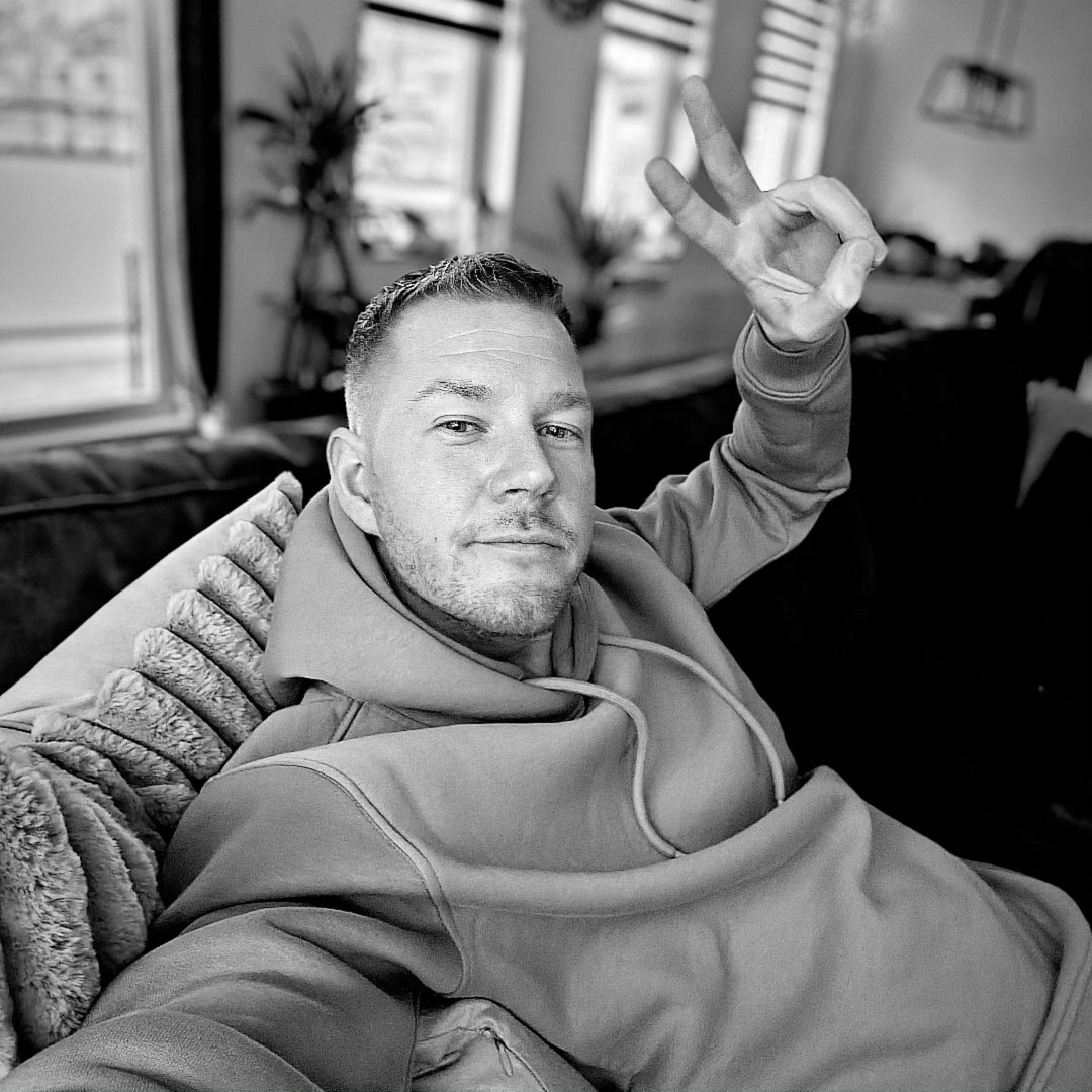 Instagram Profilbild von iv0ooo