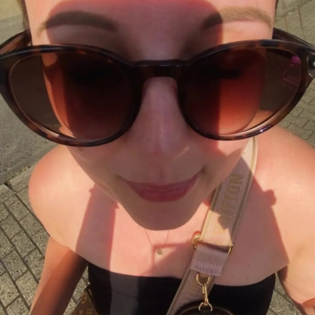 Instagram Profilbild von lara_schwieder