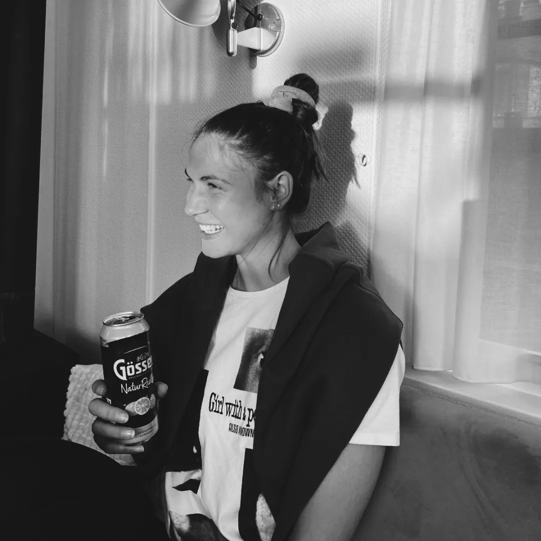 Instagram Profilbild von esther_spoeler