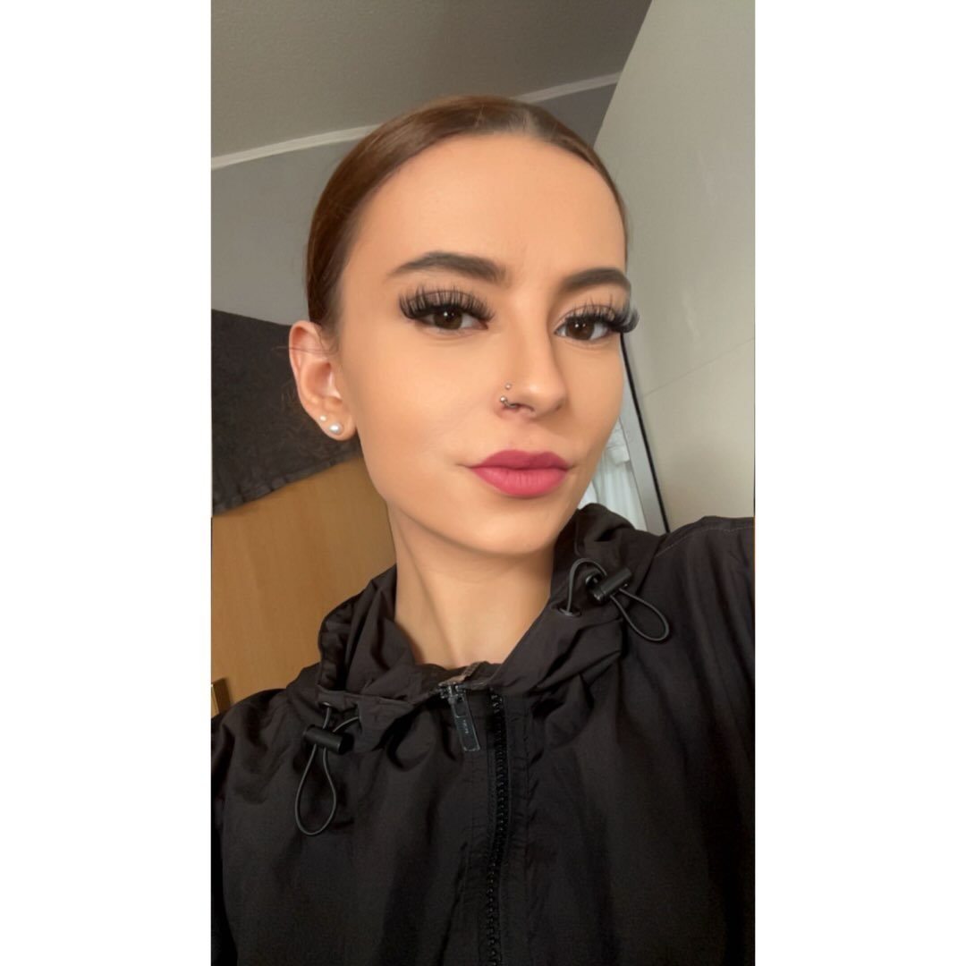 Instagram Profilbild von neeooniieeee_