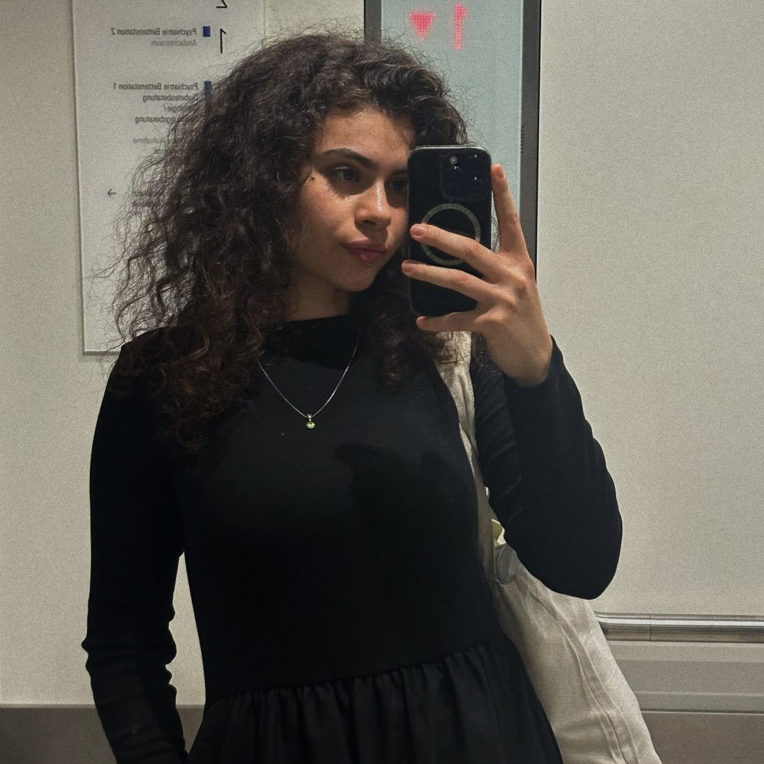 Instagram Profilbild von emina_tosuni