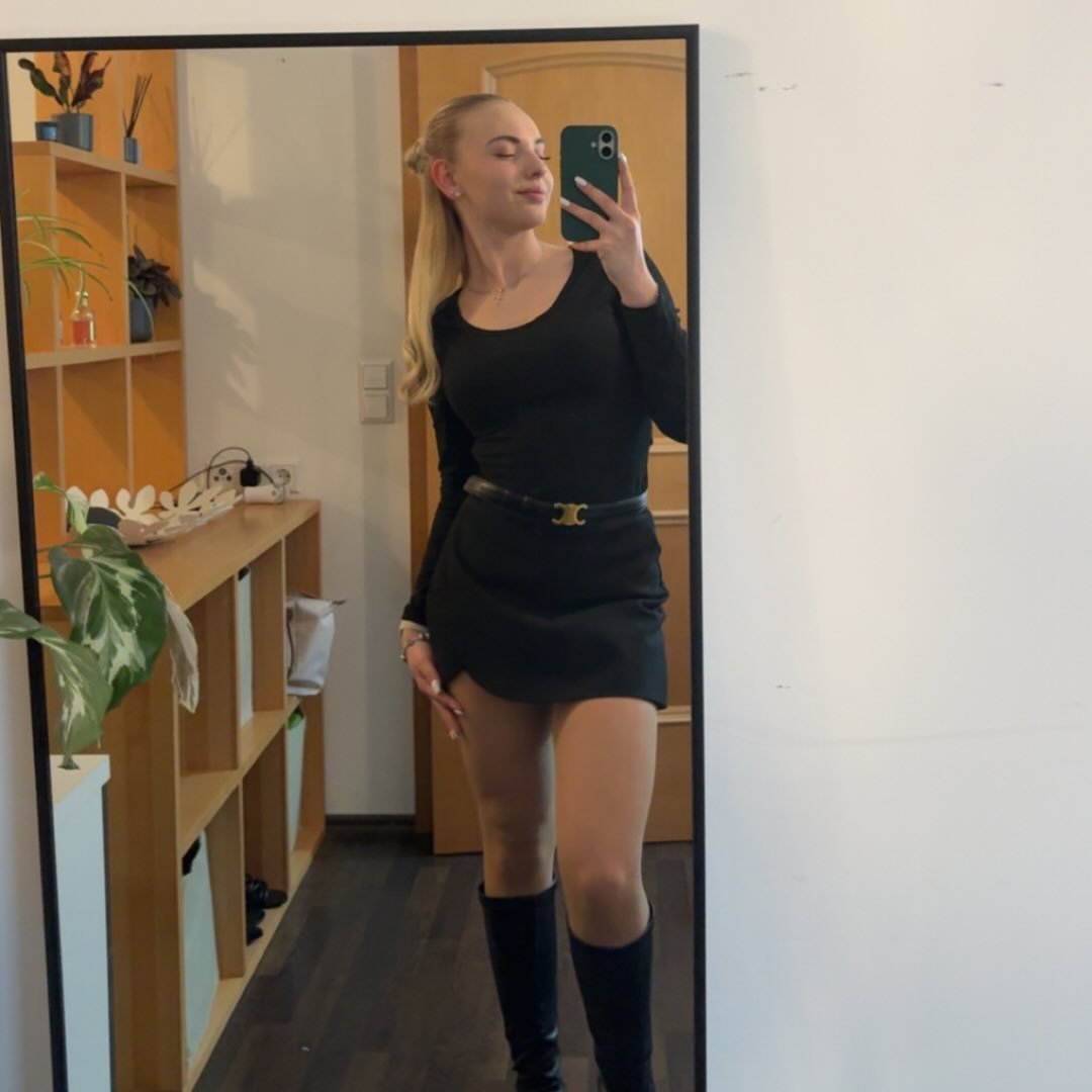 Instagram Profilbild von lorinaaa_02