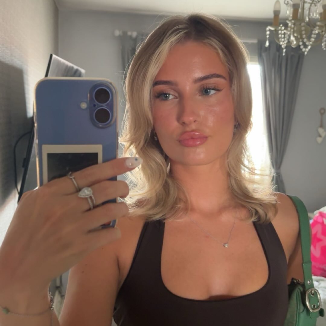 Instagram Profilbild von lottiehatfieldd