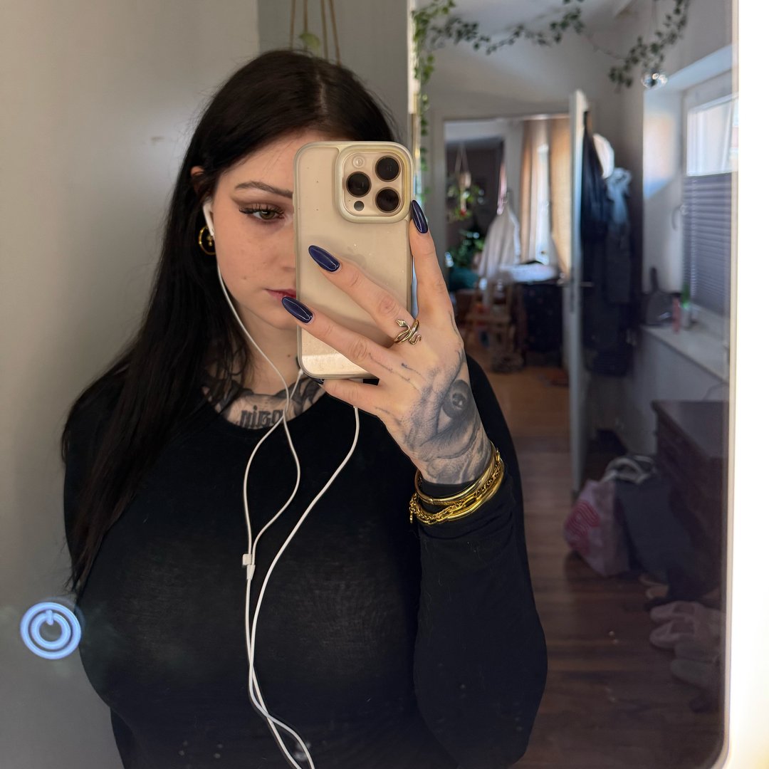 Instagram Profilbild von missdarkshineheart