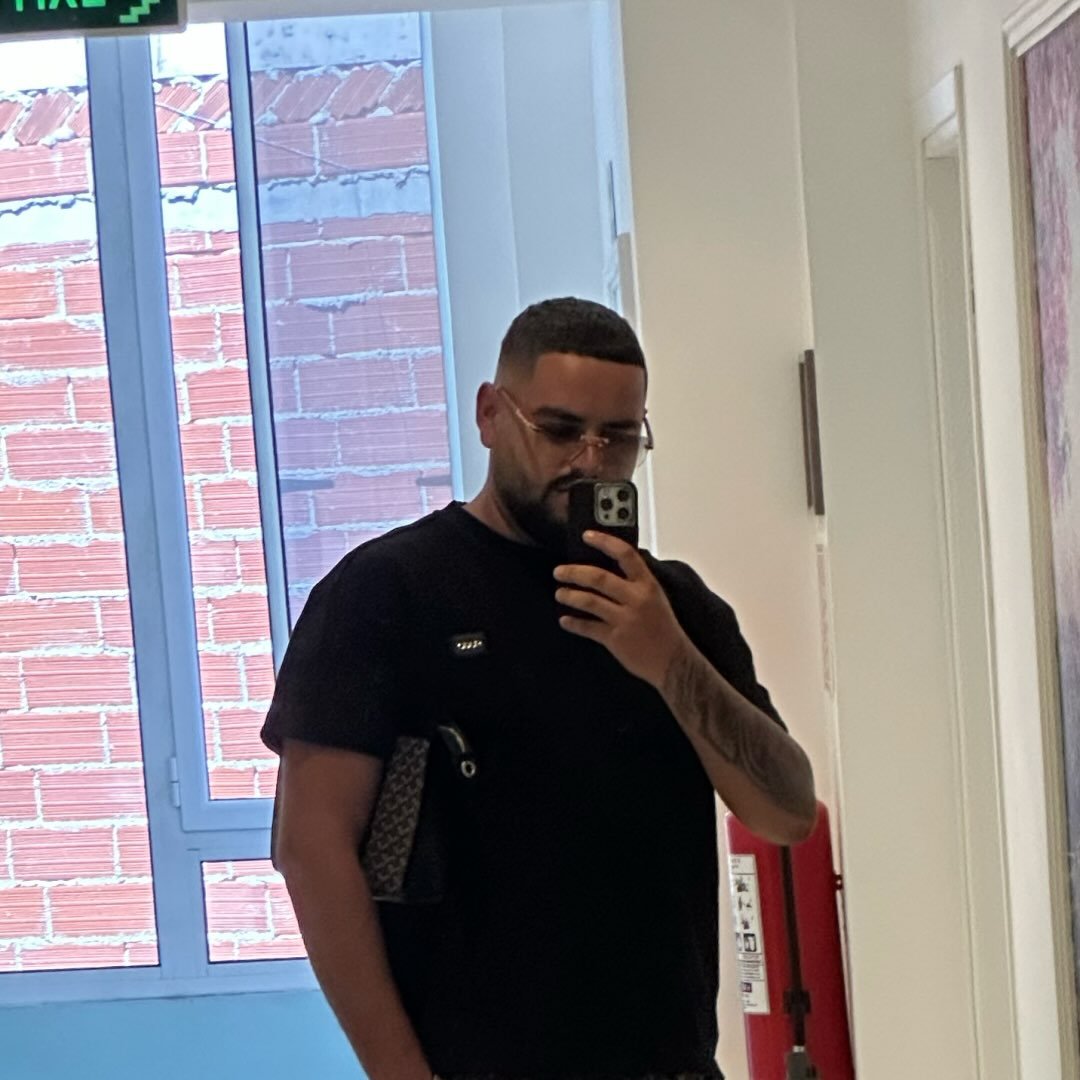 Instagram Profilbild von r.o.n.i.xh