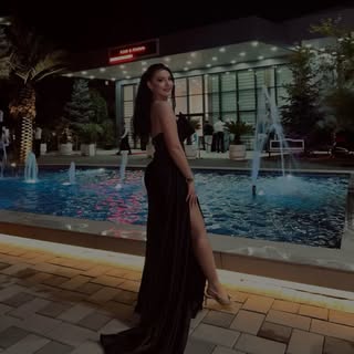 Instagram Profilbild von laurattahiri