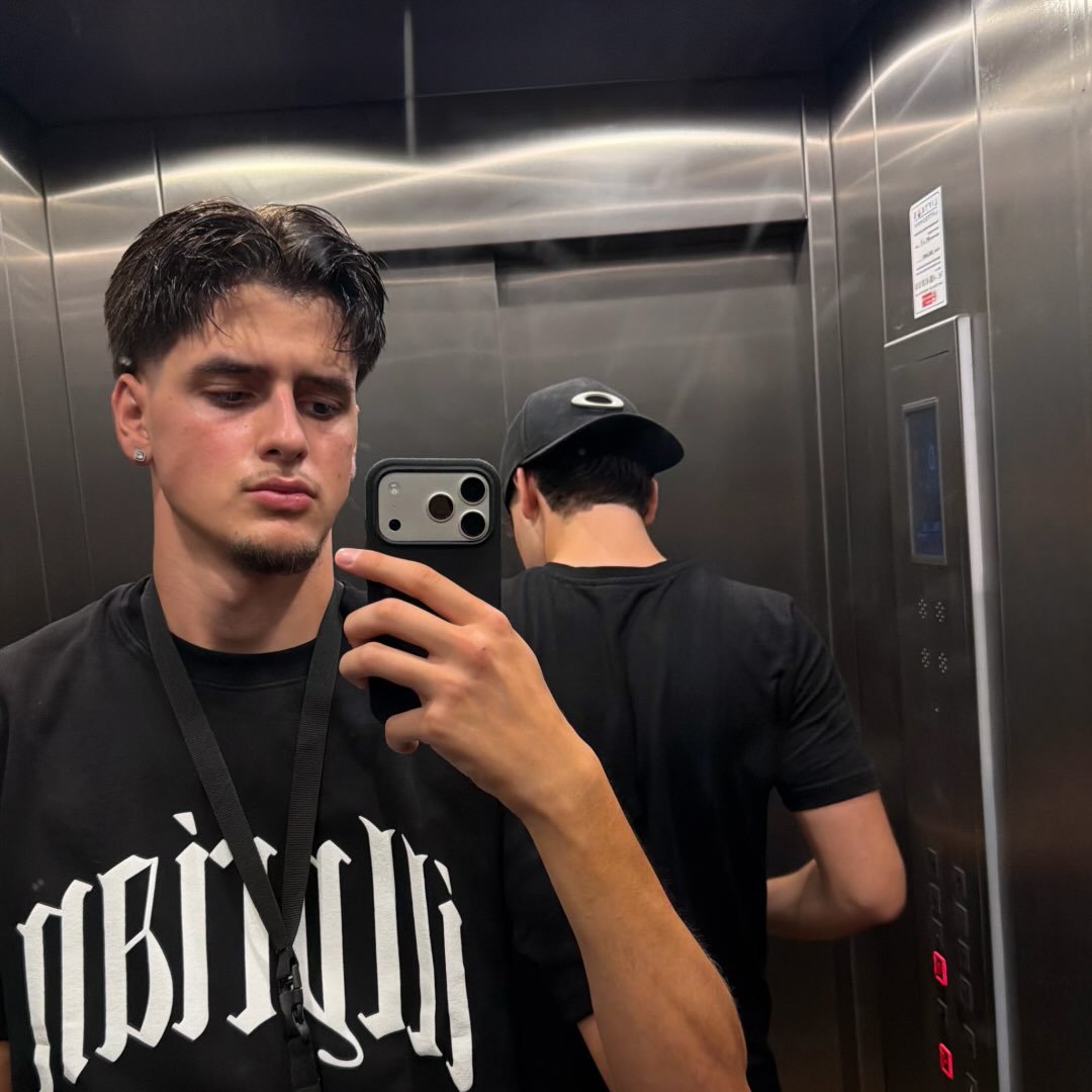 Instagram Profilbild von valtonn03