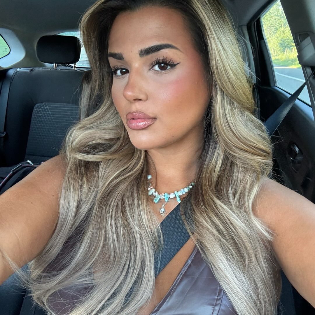 Instagram Profilbild von larissaemiri