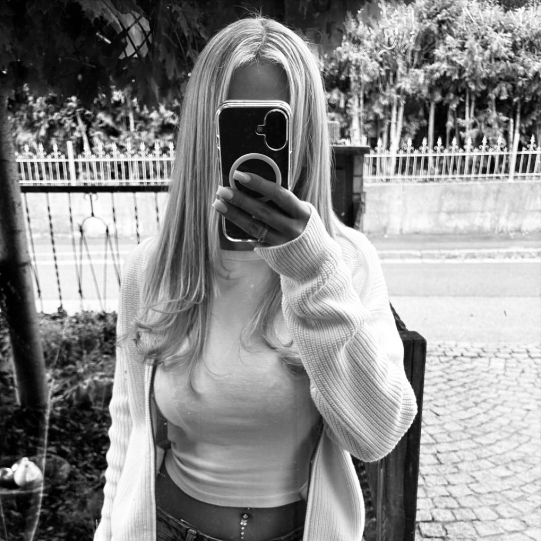Instagram Profilbild von charlotte_kuzm_