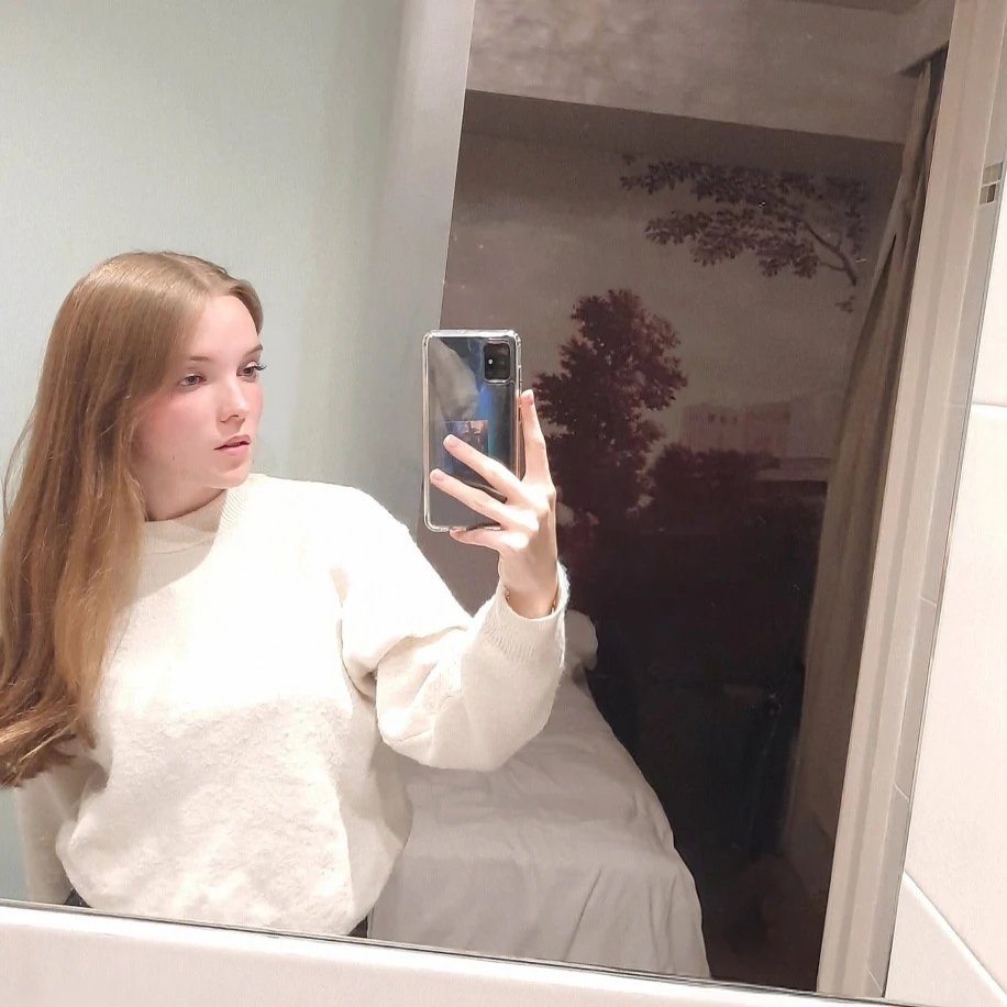 Instagram Profilbild von lara_gul18