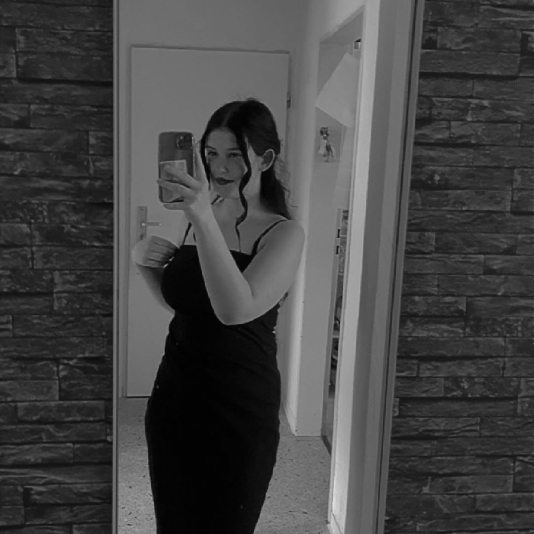 Instagram Profilbild von kxmbxrly.06