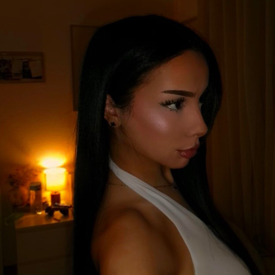 Instagram Profilbild von amina.zlkk