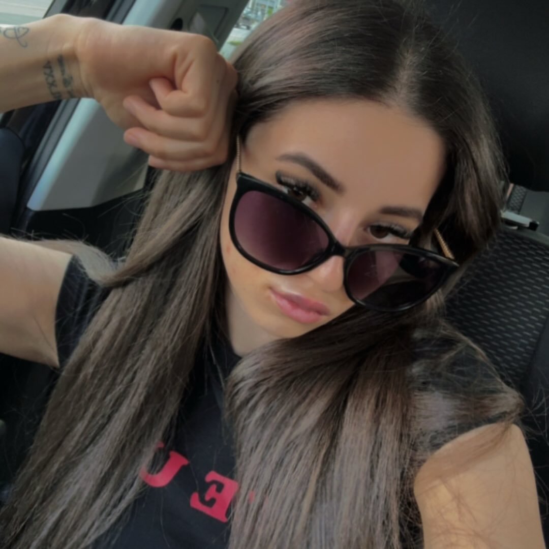 Instagram Profilbild von _caarina_