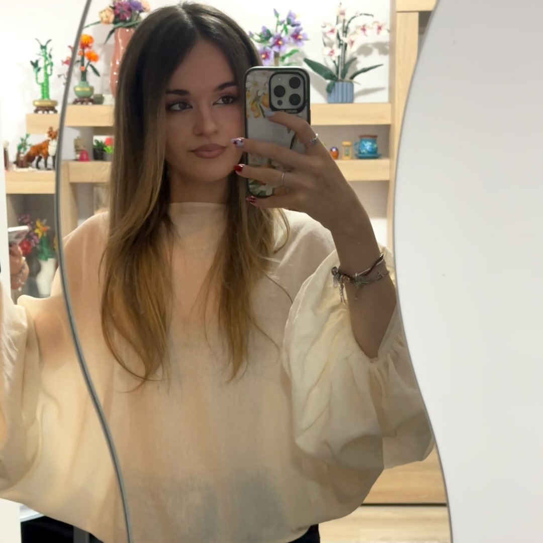 Instagram Profilbild von iulia_atanasiu