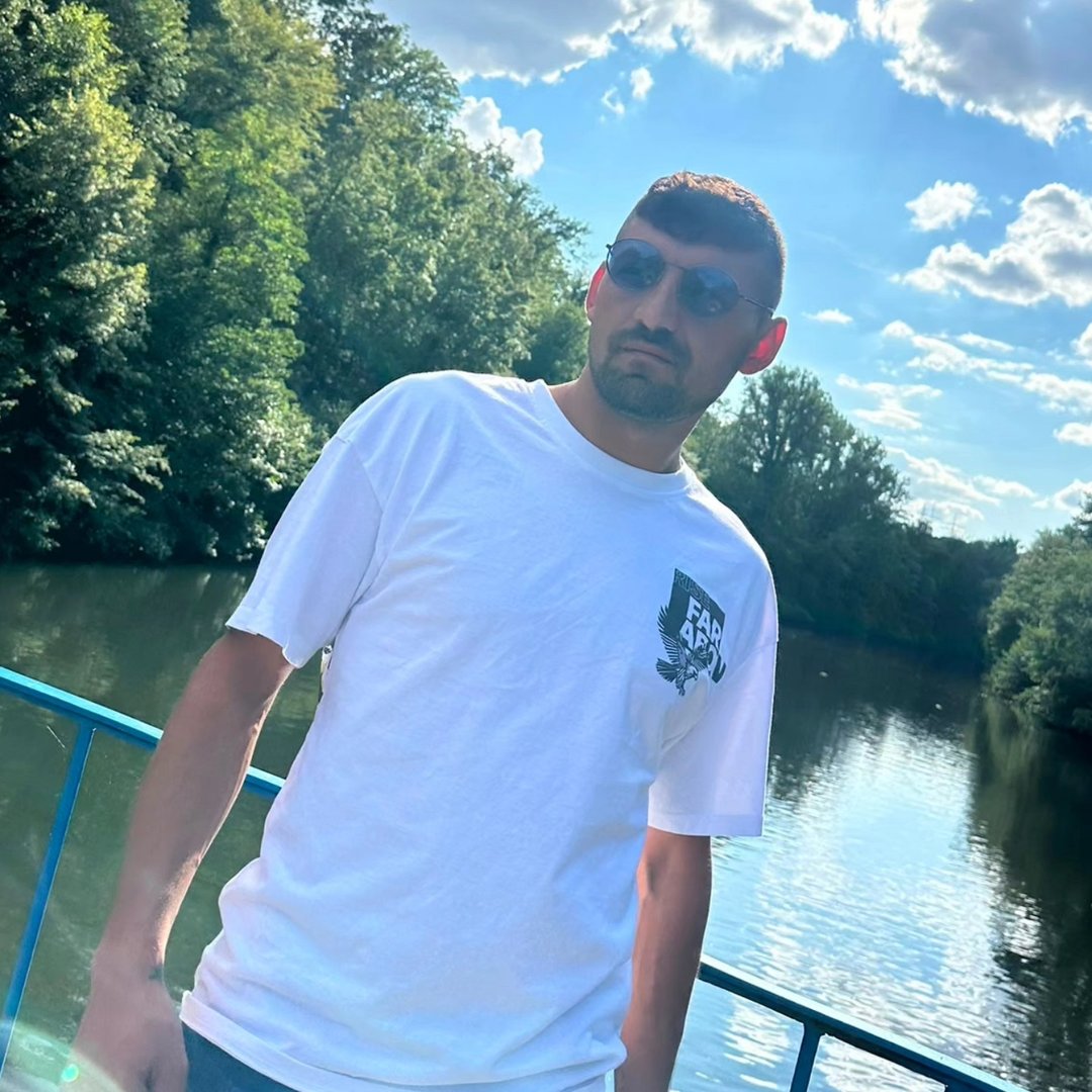 Instagram Profilbild von tzucaoctavian