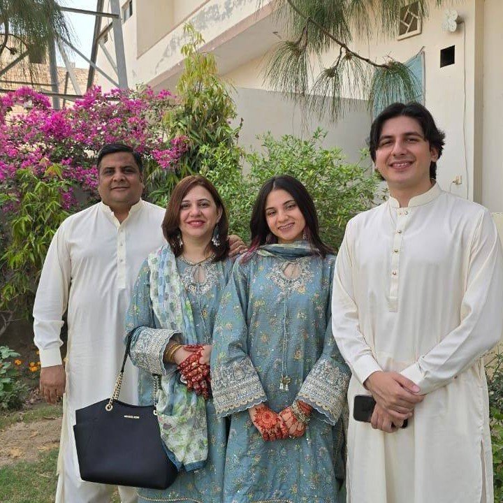 Instagram Profilbild von hinakhaliddurrani
