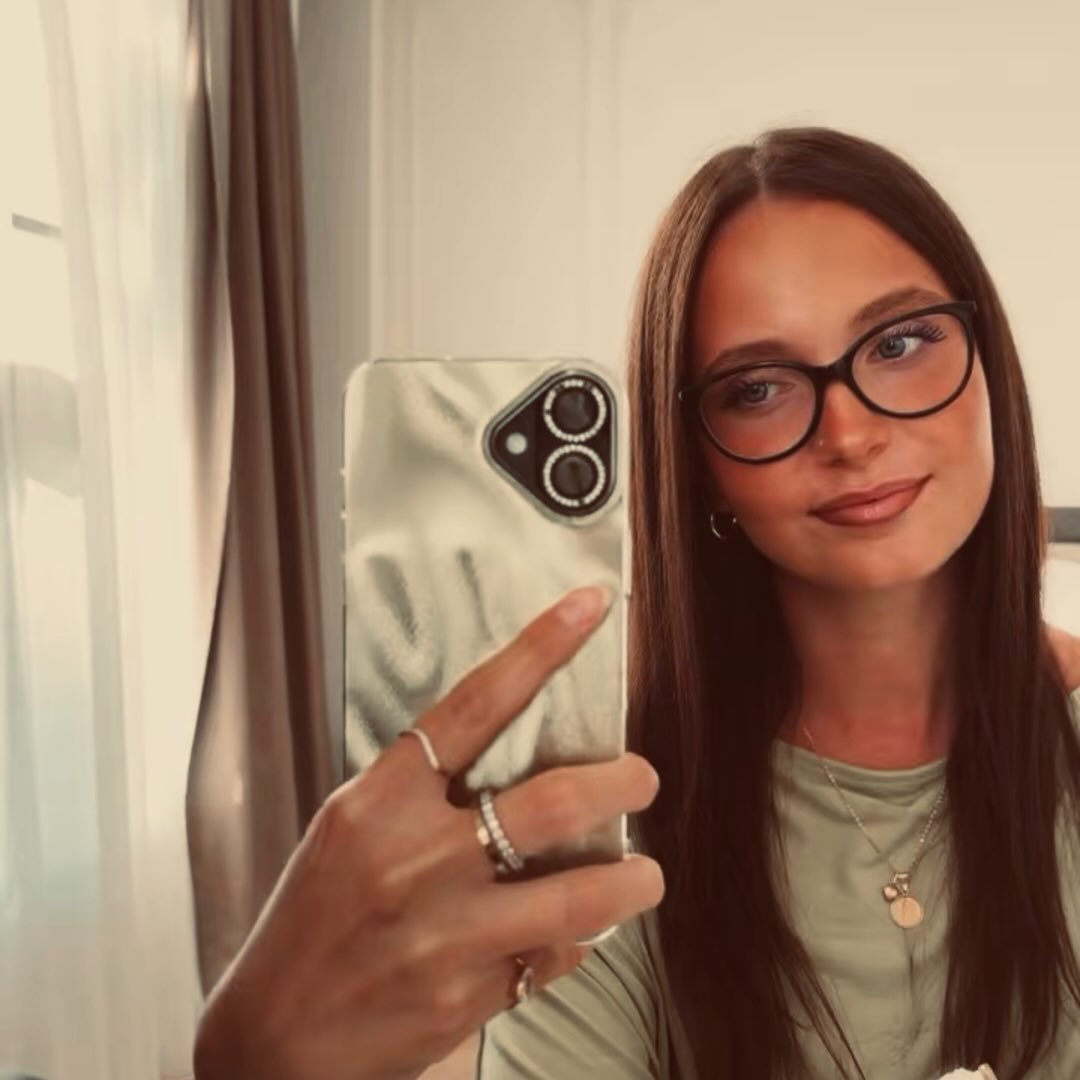 Instagram Profilbild von laurahasani_
