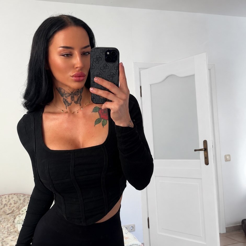 Instagram Profilbild von lillith_fit_