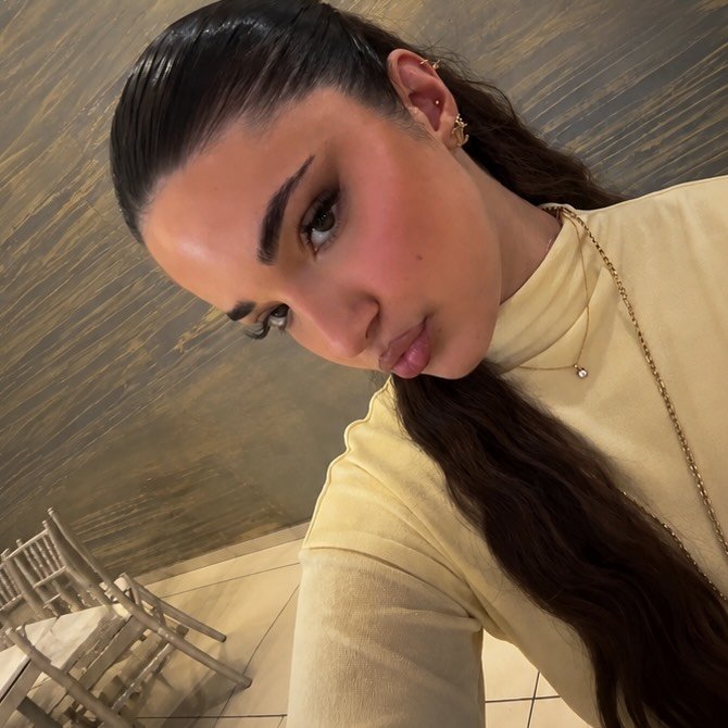 Instagram Profilbild von 01resaa