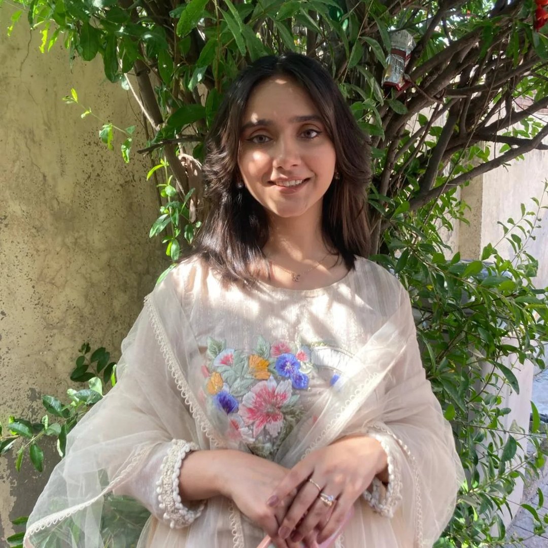 Instagram Profilbild von umaizasaif301
