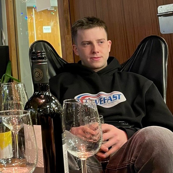 Instagram Profilbild von juri.finkbeiner