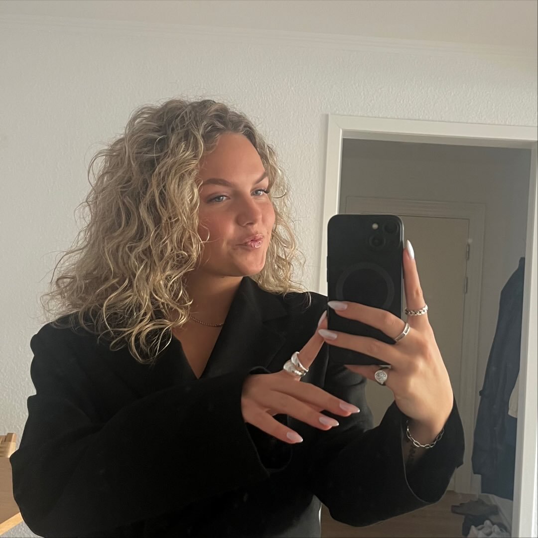 Instagram Profilbild von lauralundmortensen