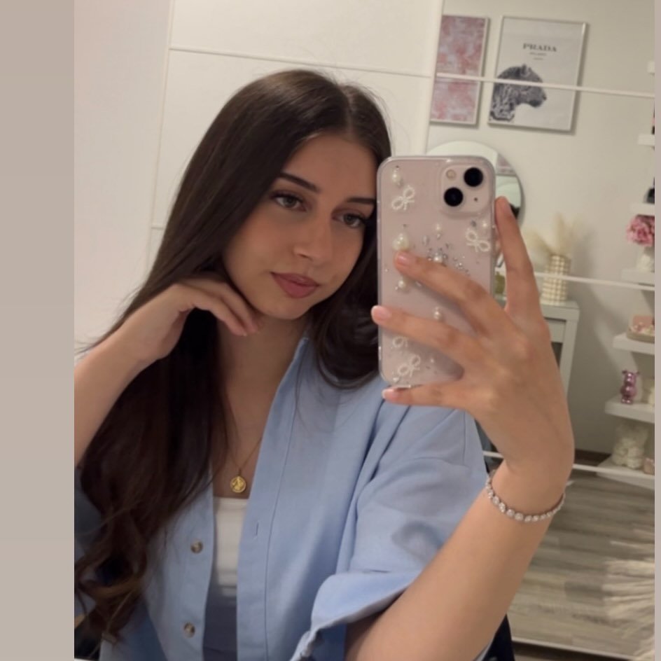 Instagram Profilbild von larisaa.costache