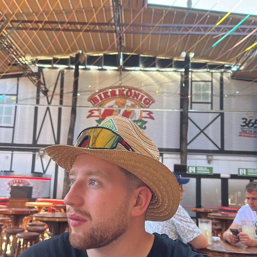 Instagram Profilbild von fml.curtis