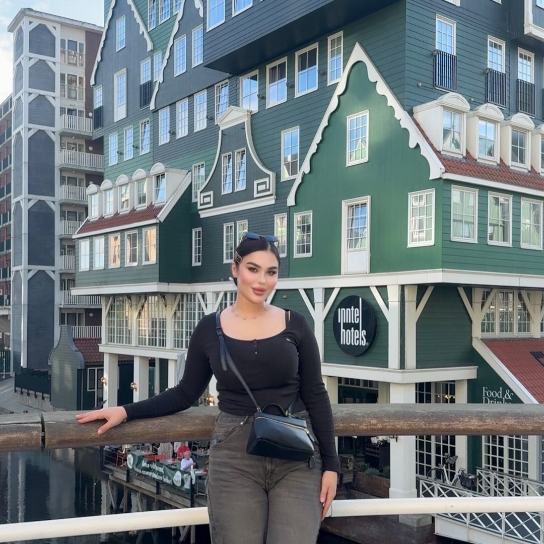 Instagram Profilbild von helinsharafanii