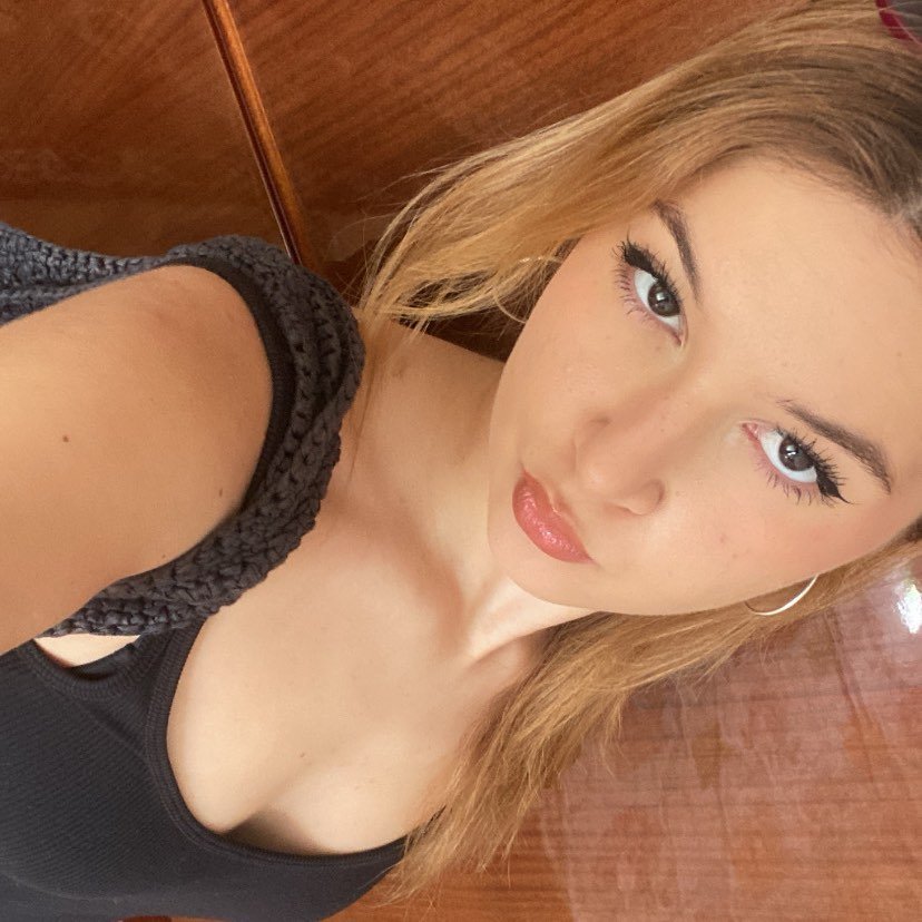 Instagram Profilbild von ecegulenc._