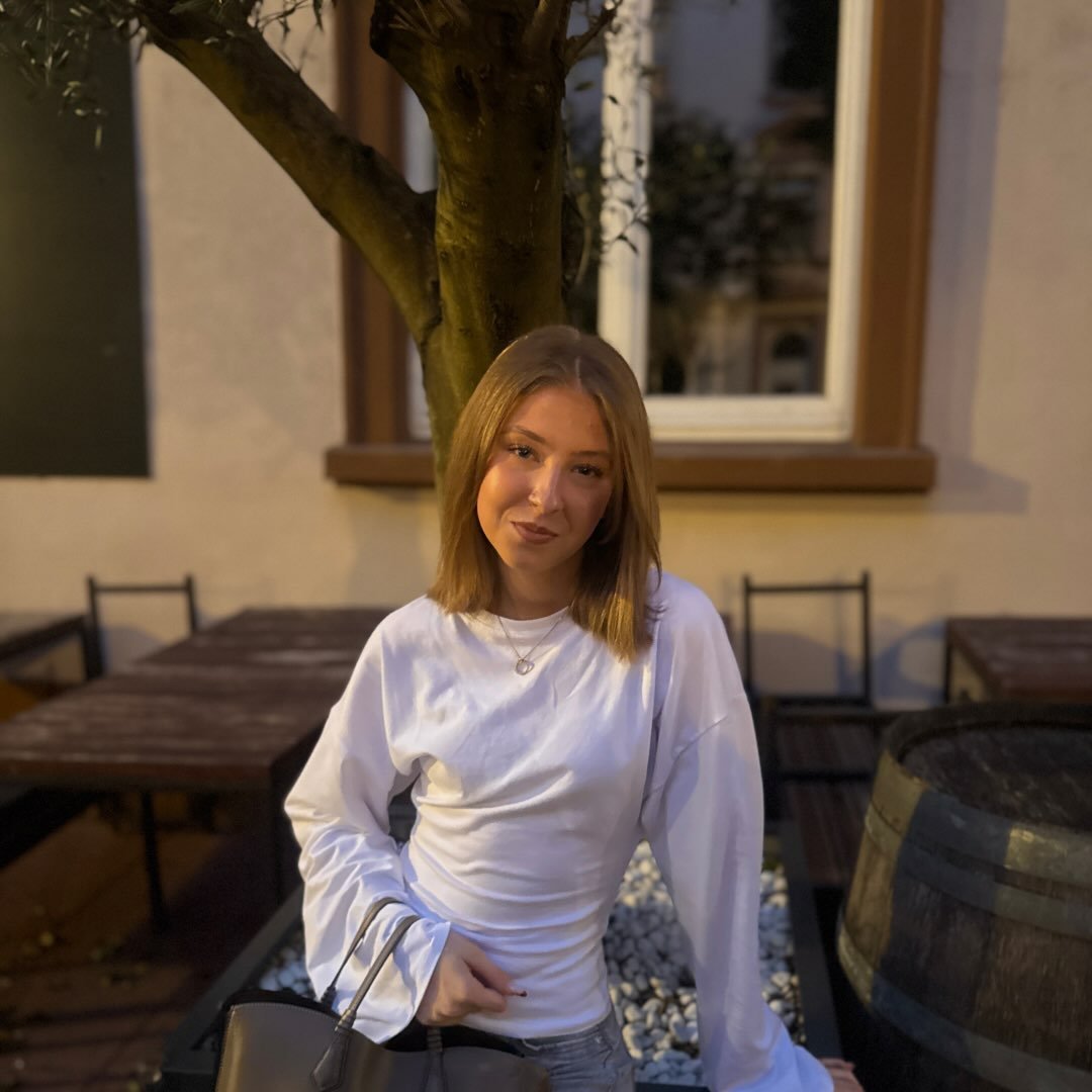Instagram Profilbild von evelin_.bn