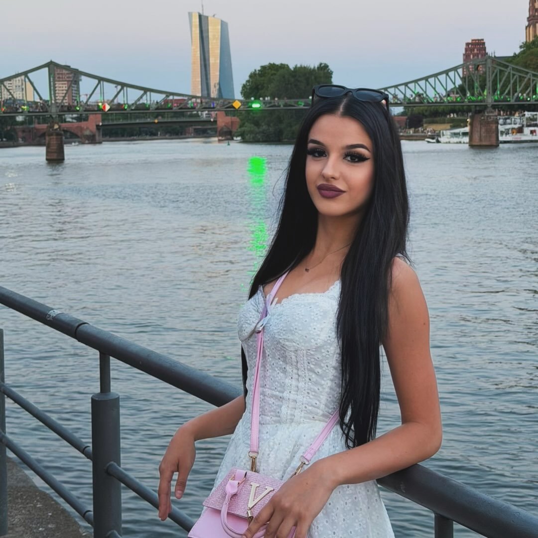 Instagram Profilbild von madalina_kz