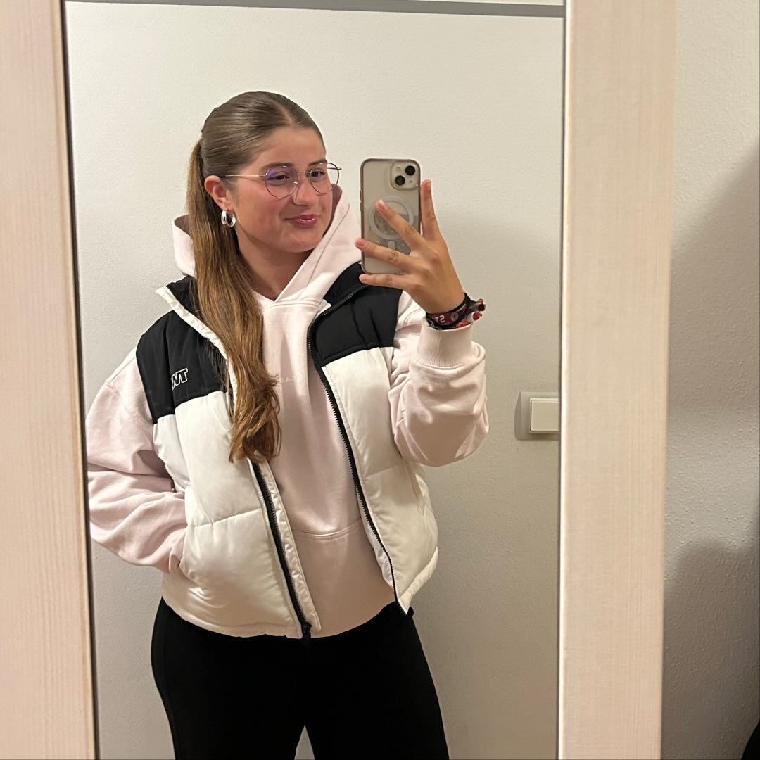 Instagram Profilbild von emely_vlk1