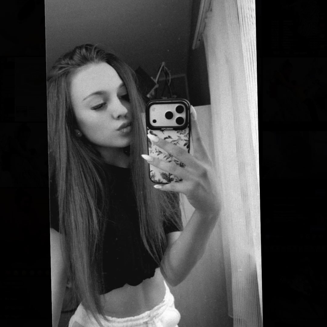 Instagram Profilbild von __kari.dimitrova__