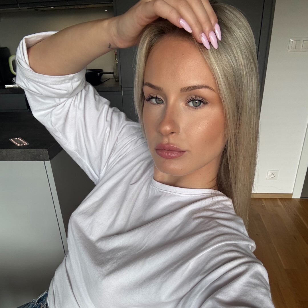 Instagram Profilbild von stuchllikova_