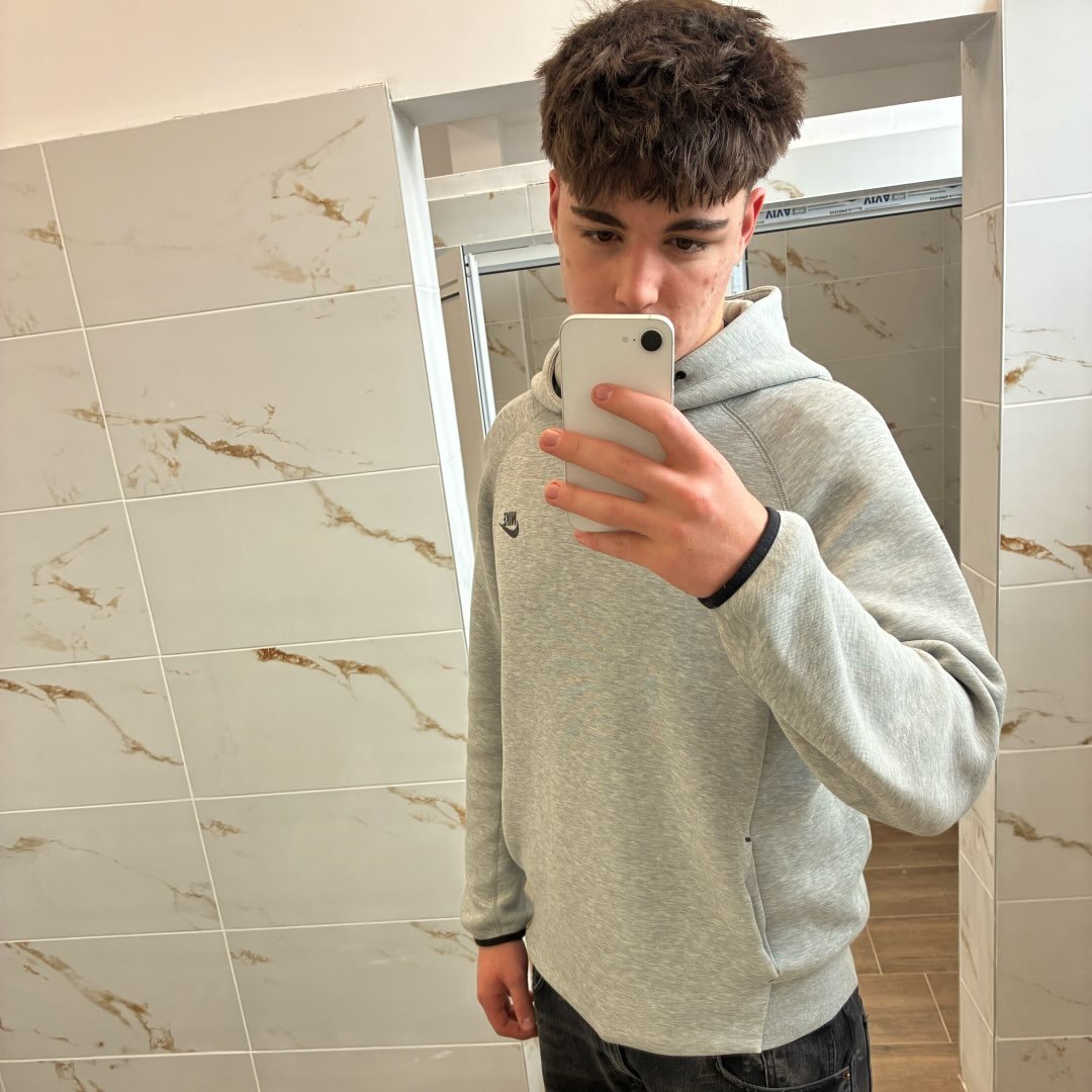 Instagram Profilbild von 14_tsakovv_8