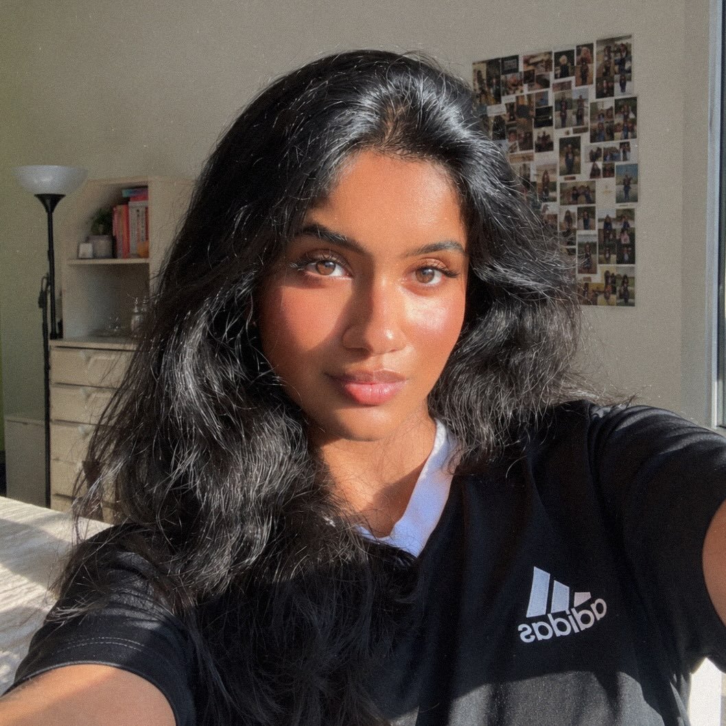 Instagram Profilbild von dharshanaavv
