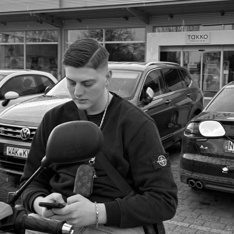 Instagram Profilbild von aqam95i