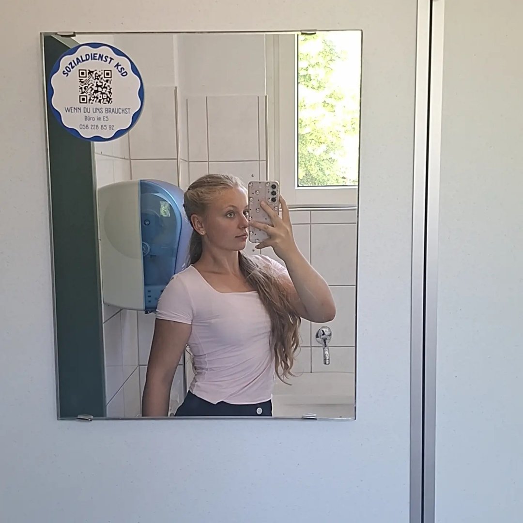 Instagram Profilbild von elena.zwischenbrugger