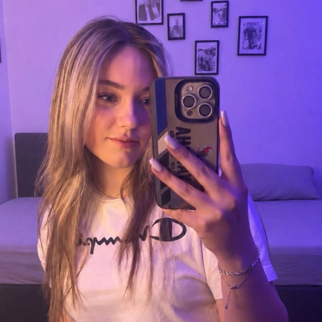 Instagram Profilbild von emeely_947