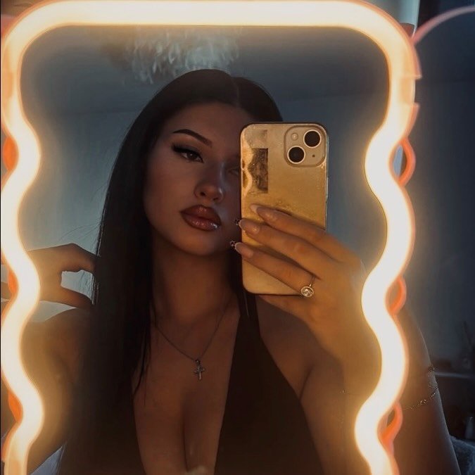 Instagram Profilbild von btw.irini