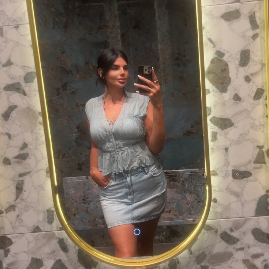 Instagram Profilbild von flora.rexh