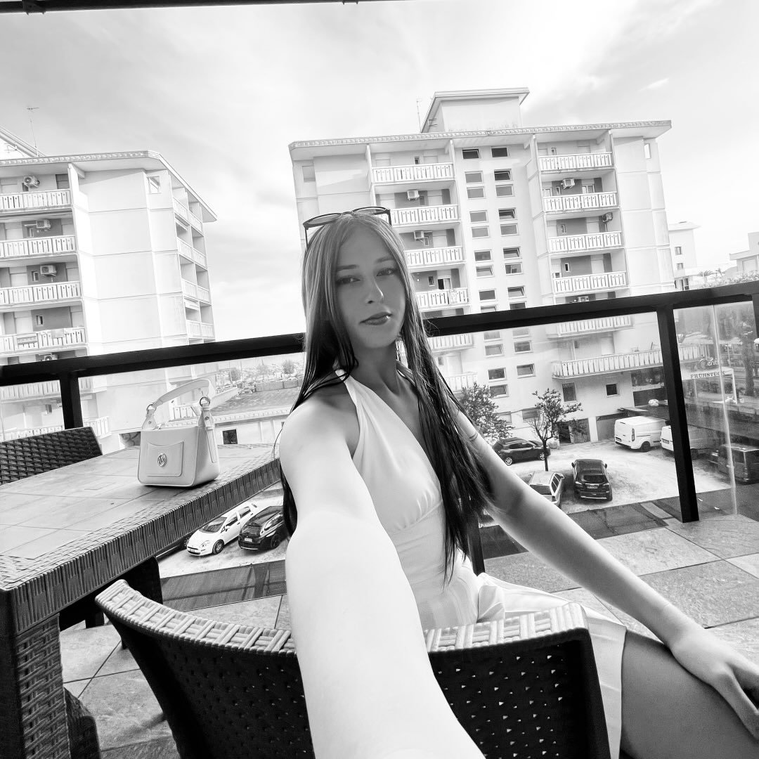 Instagram Profilbild von _cristina_surlariu_