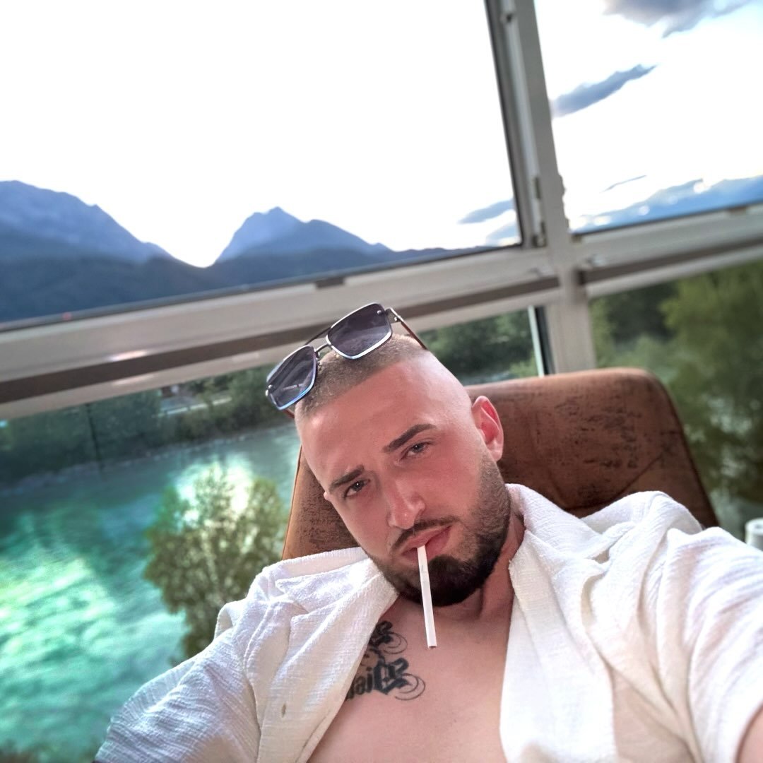 Instagram Profilbild von valbookrasniqi