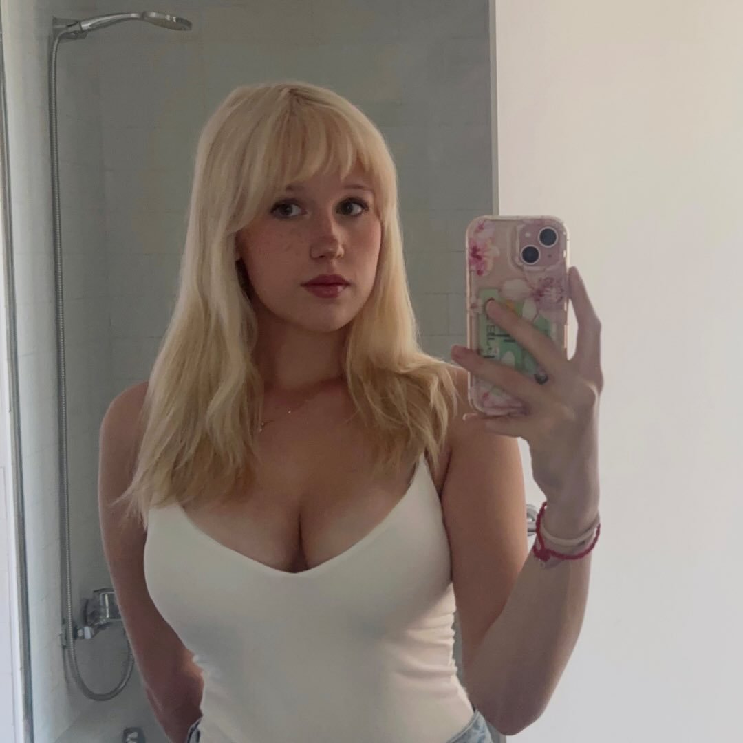 Instagram Profilbild von corina.anwtr