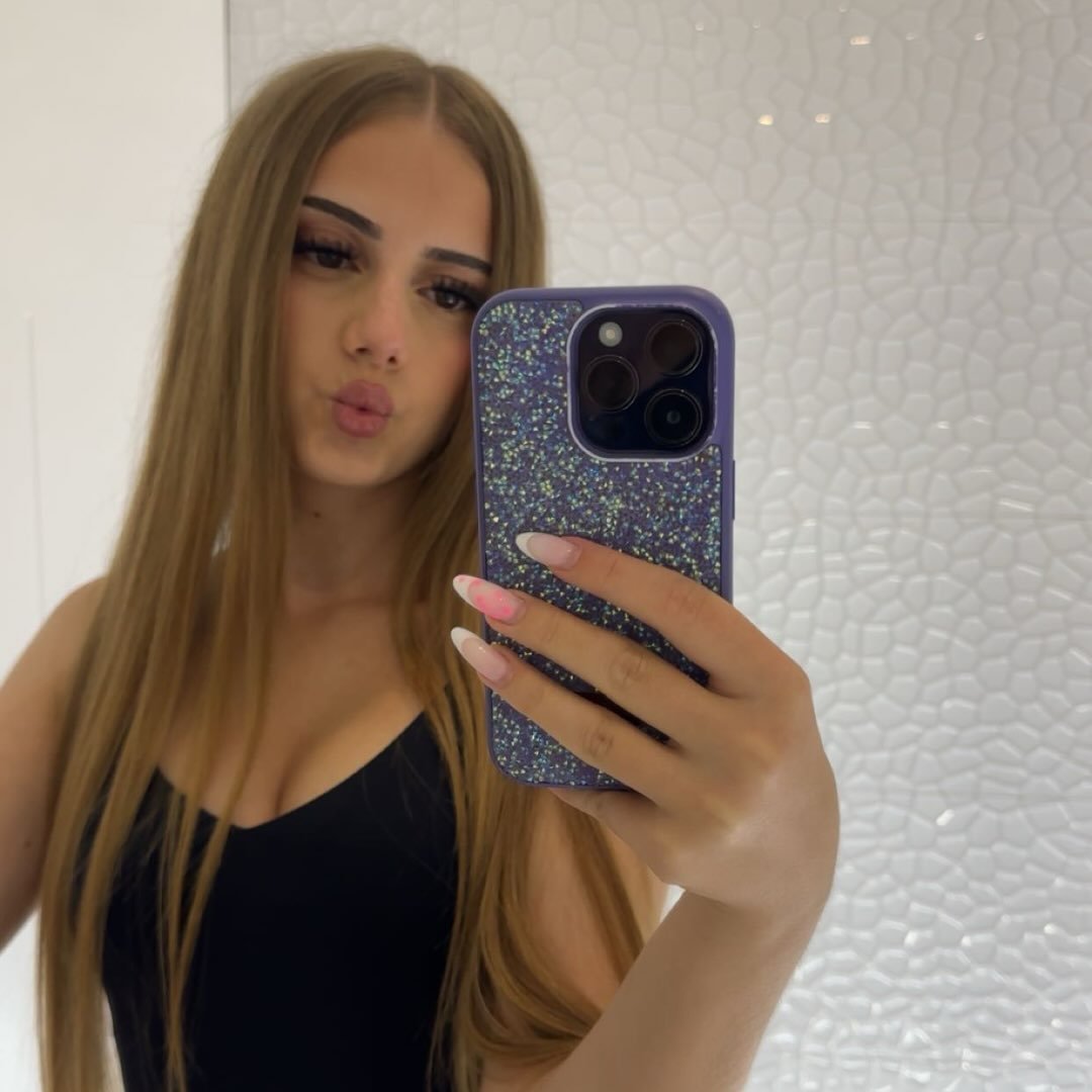 Instagram Profilbild von elmona.beki